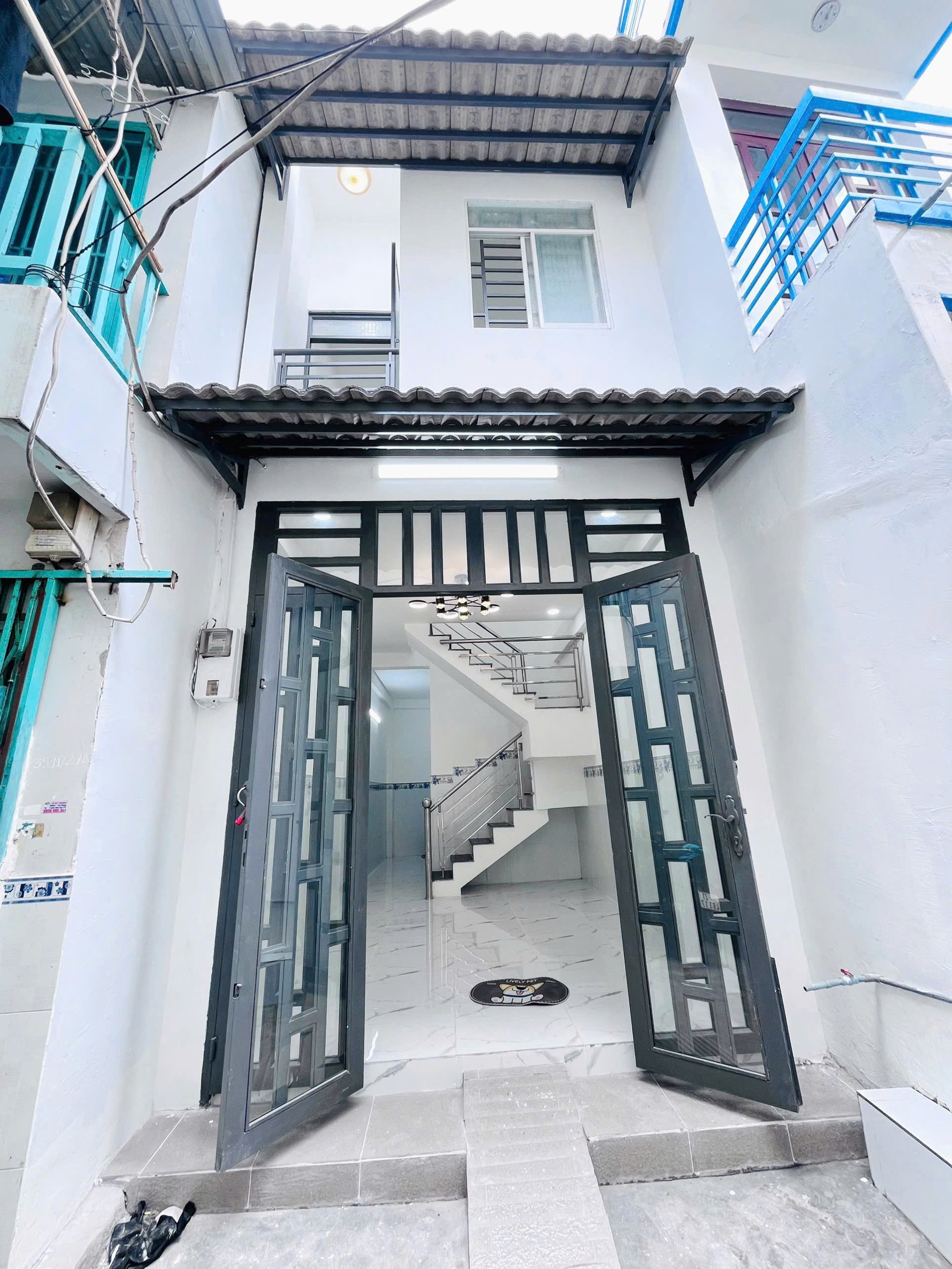 Nhà 2 tầng nở hậu hẻm xe ba gác đường Cao Lỗ P4Q8. Giá : 2,88 tỷ TL