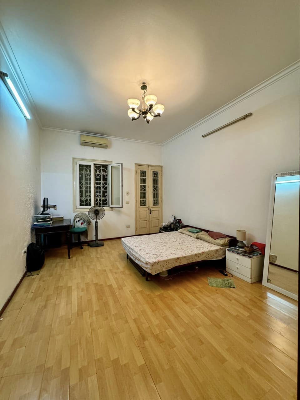 Bán nhà Lê Văn Hưu, 66m2, 4 tầng, mặt tiền 4.2m, 16 tỷ, ngõ xe máy quay đầu, gần mặt phố