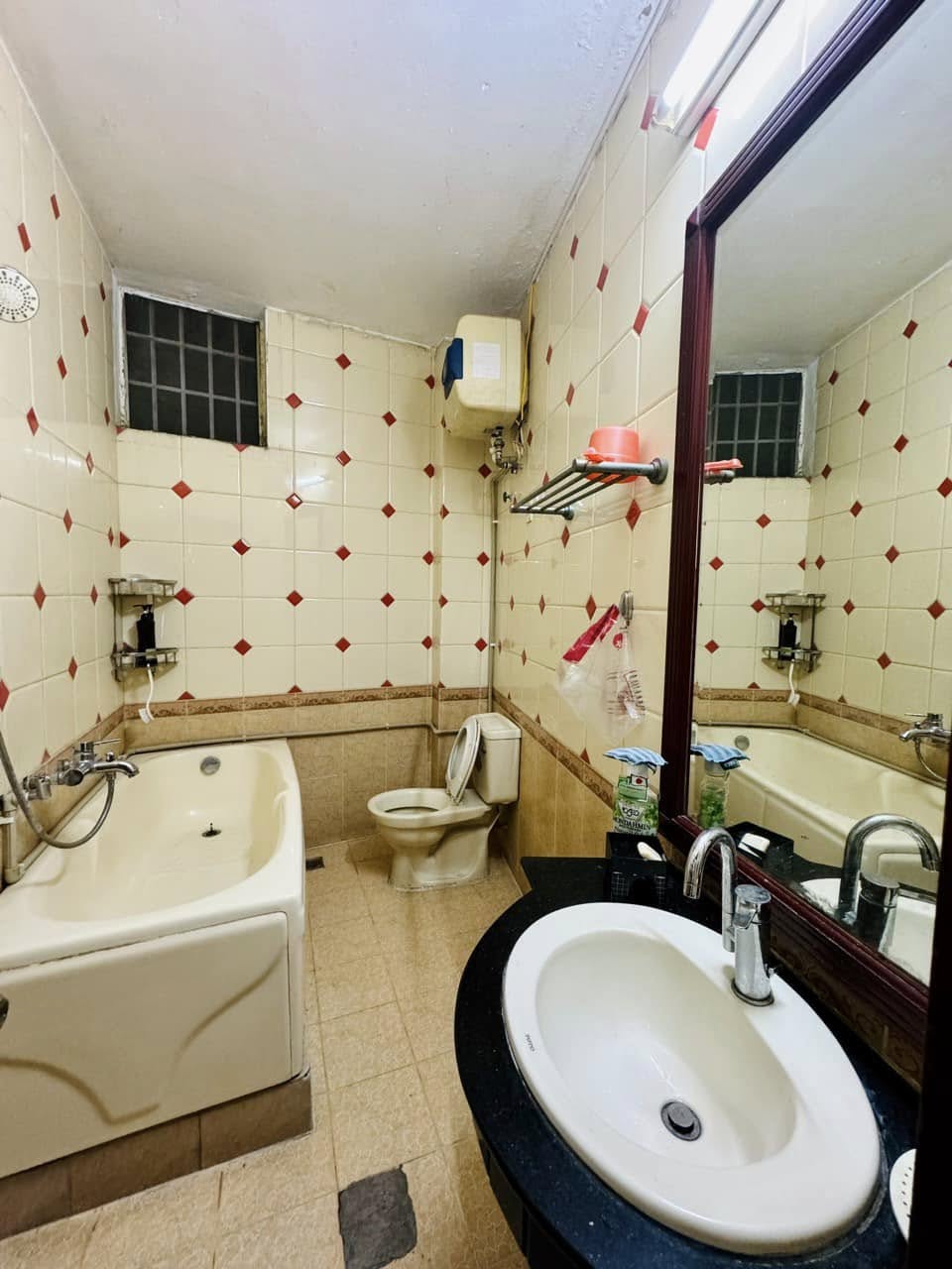 Bán nhà Lê Văn Hưu, 66m2, 4 tầng, mặt tiền 4.2m, 16 tỷ, ngõ xe máy quay đầu, gần mặt phố