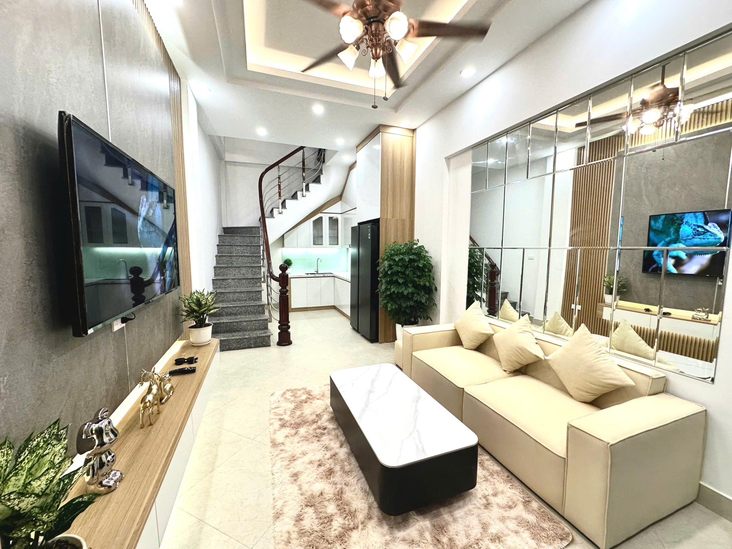 Bán nhà trung tâm Cầu Giấy 30m2 x 5 tầng giá nhỉnh 7 tỷ