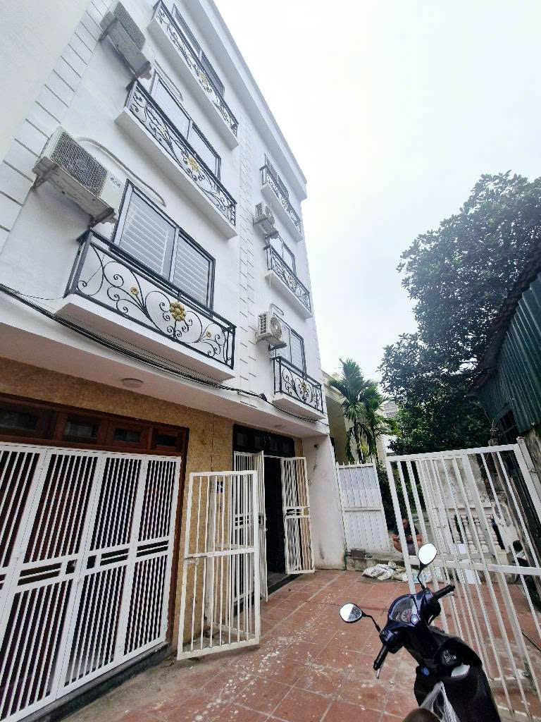NHÀ ĐẸP- Ô TÔ ĐỖ CỬA – SÂN CHƠI RỘNG- HÀNG XÓM BIỆT THỰ liền kề 10 tỷ Hà Đông