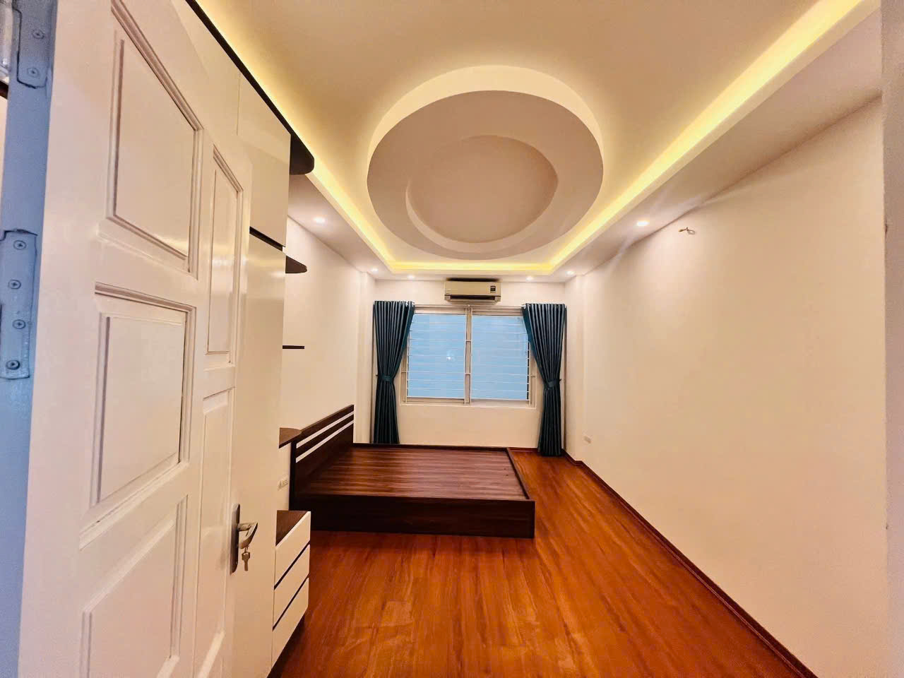 BÁN NHÀ TRUNG TÂM CẦU GIẤY, HÀ NỘI-30M-5 TẦNG-3 NGỦ- GIÁ CHỈ 7,4 TỶ