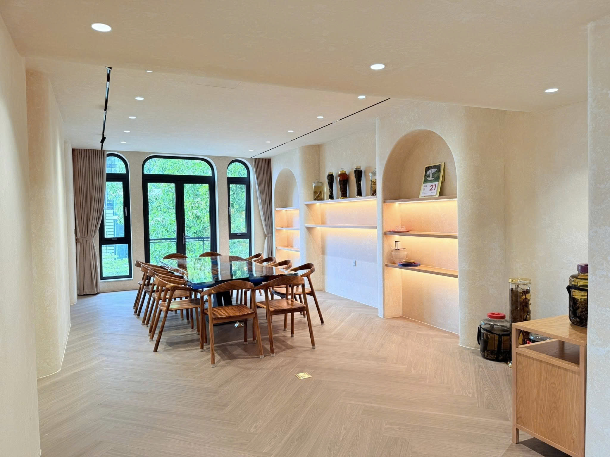 BÁN NHÀ MẶT ĐƯỜNG LÁNG, ĐỐNG ĐA – 120M² x 5T THANG MÁY – VỈA HÈ Ô TÔ TRÁNH – KINH DOANH