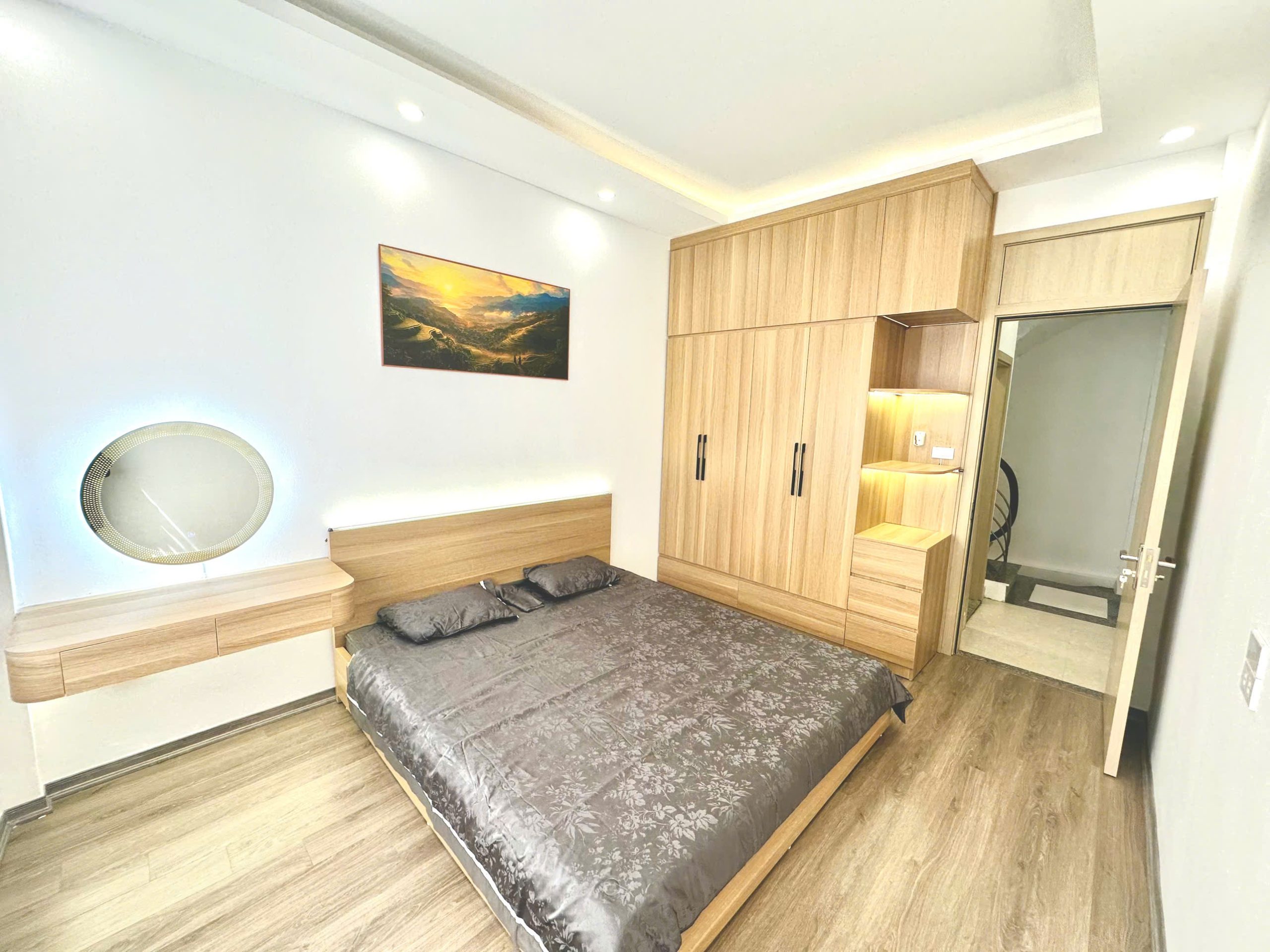 Bán nhà trung tâm Cầu Giấy 30m2 x 5 tầng giá nhỉnh 7 tỷ