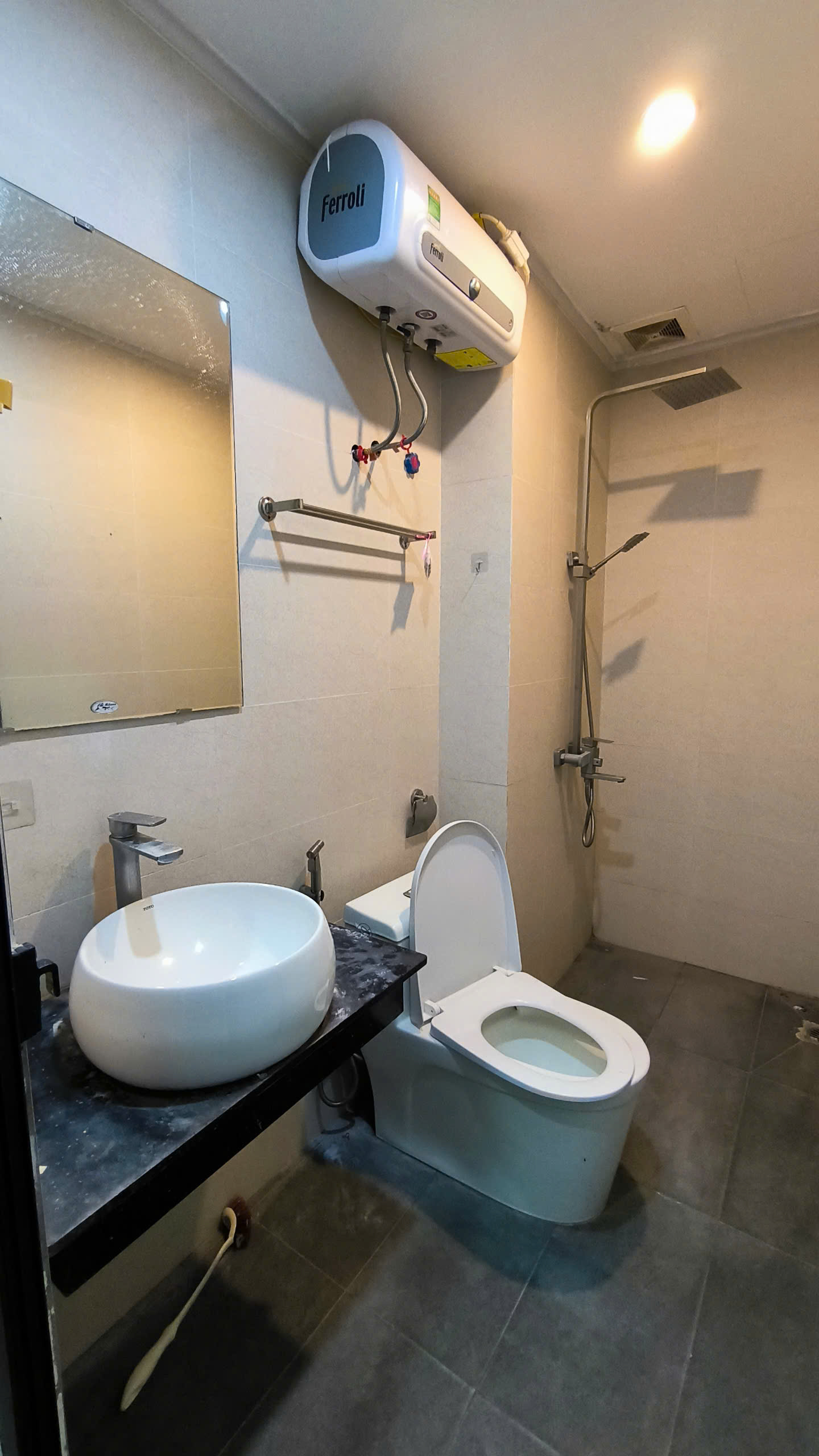 BÁN NHÀ 5 TẦNG TRUNG TÂM MỸ ĐÌNH – DIỆN TÍCH 40M2 – GIÁ 8.9 TỶ – NỞ HẬU, KINH DOANH TỐT