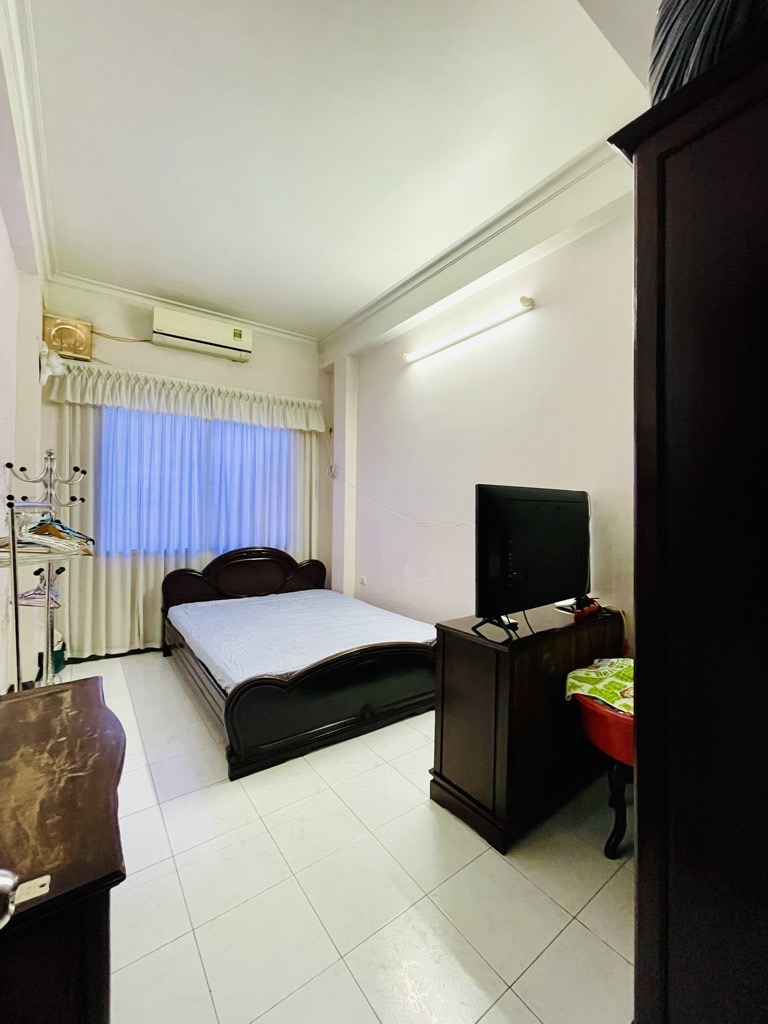 Bán nhà Đê La Thành, Đống Đa, ngõ thông, ô tô, 62m2, 4 tầng, chỉ 17.5 tỷ