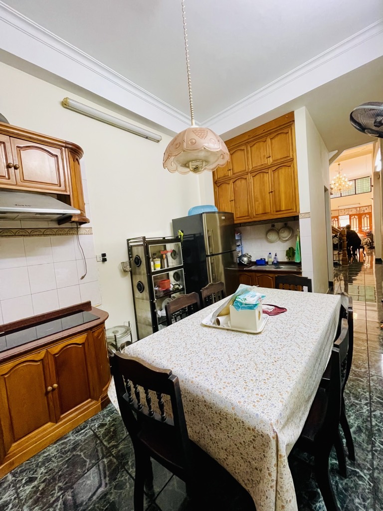 Bán nhà Đê La Thành, Đống Đa, ngõ thông, ô tô, 62m2, 4 tầng, chỉ 17.5 tỷ