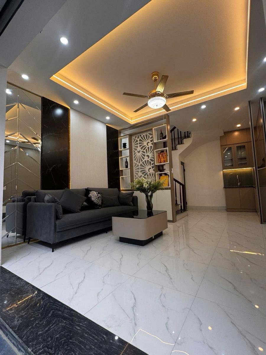 BÁN NHÀ SIÊU PHẨM XUÂN LA – TÂY HỒ, CÁCH HỒ TÂY VÀI BƯỚC – FULL NỘI THẤT CAO CẤP – 31M² – GIÁ CHỈ 7,7 TỶ !!!