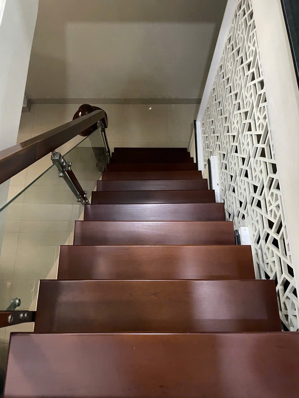 CHO THUÊ NHÀ NGUYÊN CĂN – ĐẦY ĐỦ NỘI THẤT – Ô TÔ ĐỖ TẬN CỬA