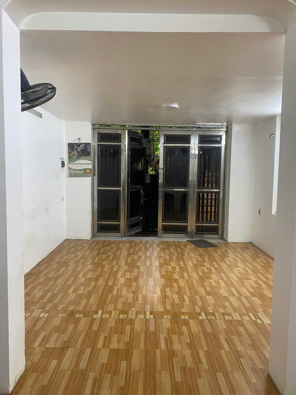 Chính chủ cần cho thuê nhà nguyên căn tầng 1 tại số 85 Thành Phố Giao Lưu, Bắc Từ Liêm, HN