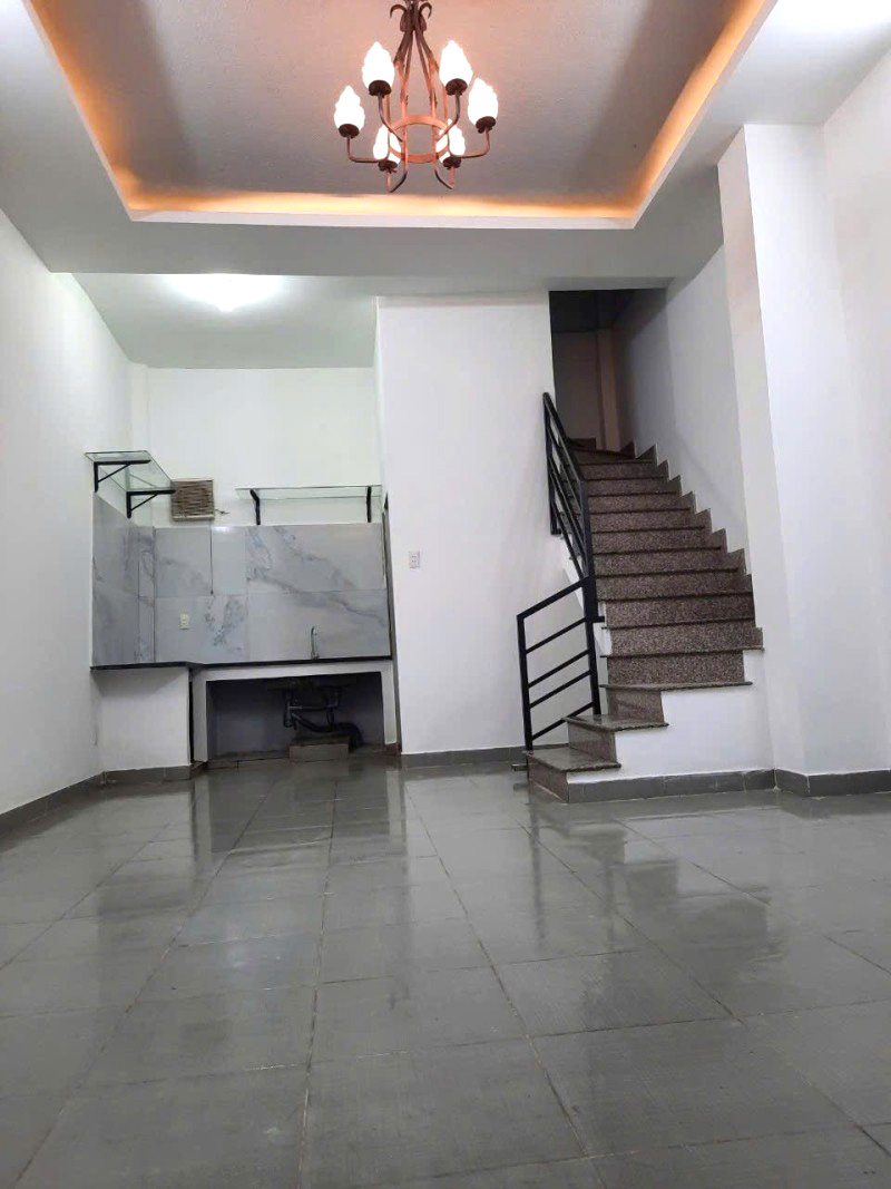 Bán Nhà 2 Tầng Hẻm Xe Hơi Linh Chiểu – Chỉ 5 Tỷ Nhỉnh – Cho thuê 8tr/th – Gần ĐH Ngân hàng