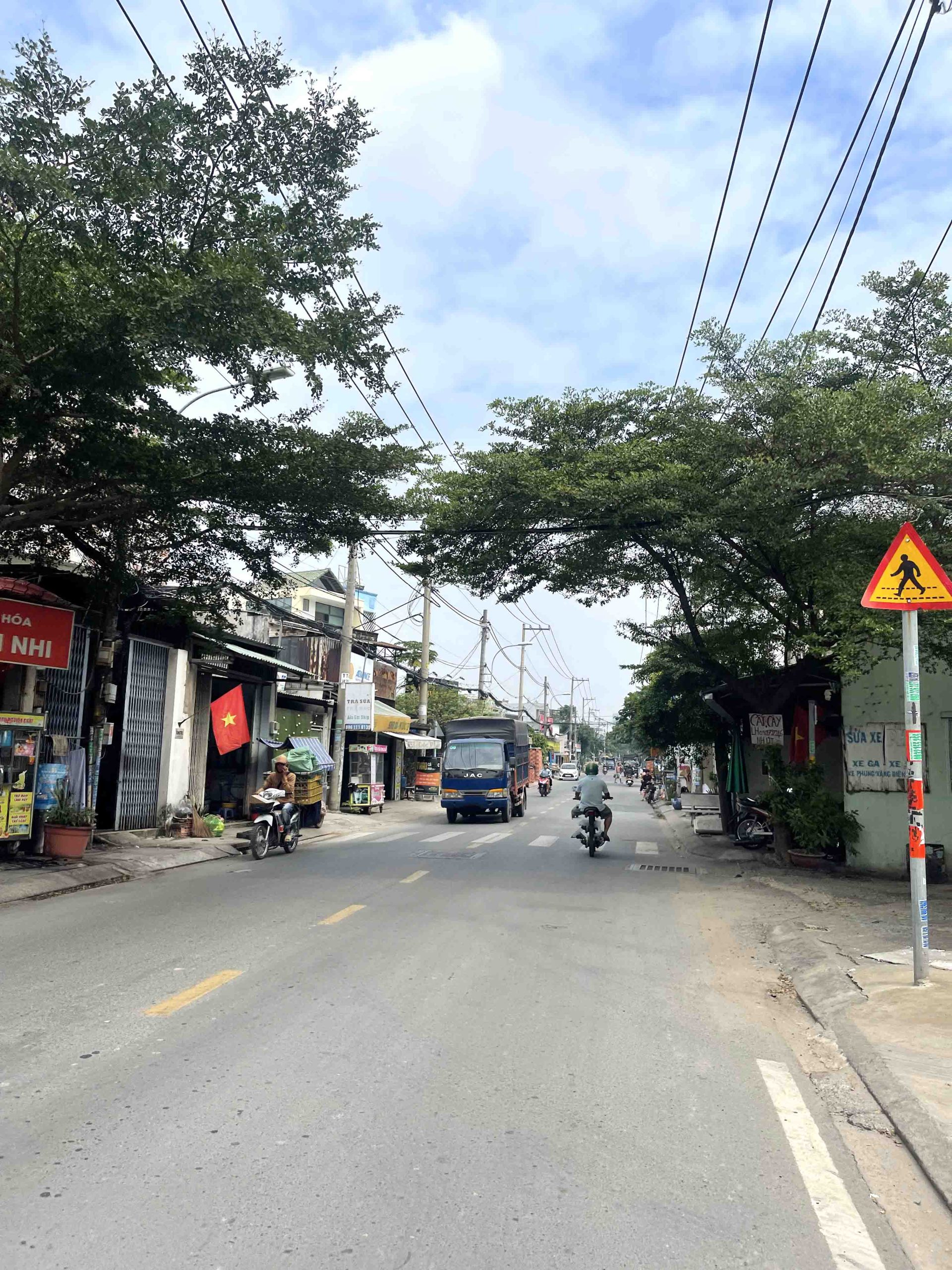Gấp Bán Nhà 3 Tầng Đẹp – 85m² – Hẻm Xe Tải – Gần Tô Ngọc Vân – Thủ Đức – Giá Sốc 7.3 Tỷ
