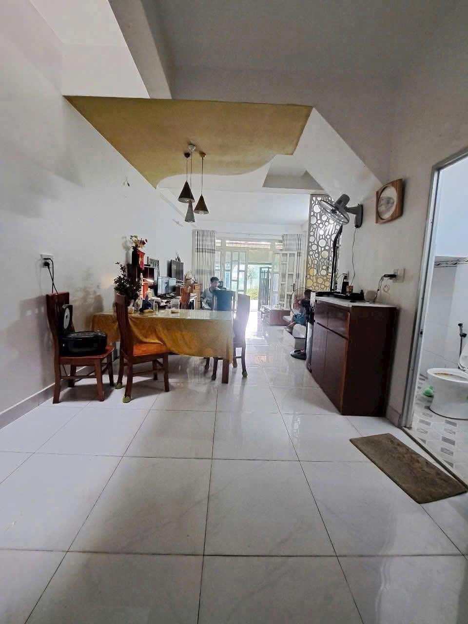Bán nhà hxh Trường Chinh, phường 14 Tân Bình (4*18) chỉ 9,5 tỷ