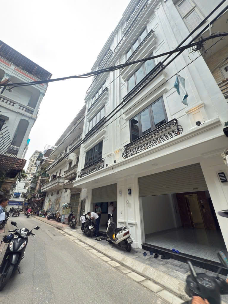 QUAN TÂM- BÁN NGAY nhà ngõ 521 Trương Định. 45M × 5 Tầng. Gara Ô tô ngủ trong nhà. SĐCC chỉ hơn 11 tỷ