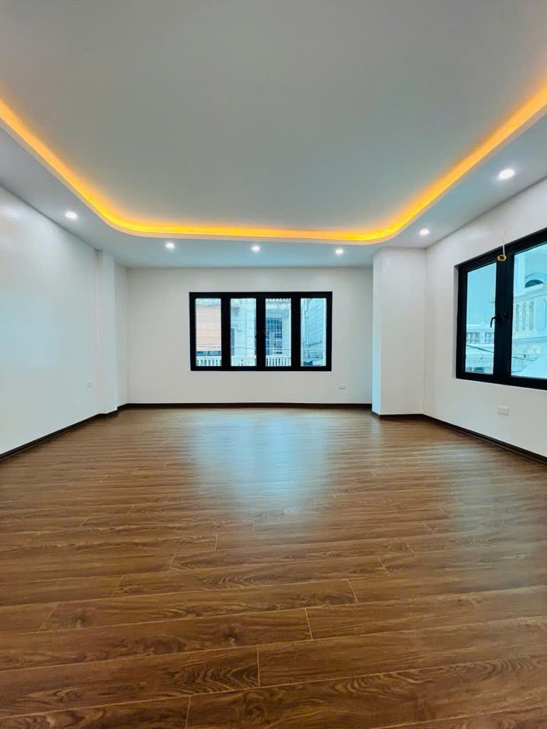 QUAN TÂM- BÁN NGAY nhà ngõ 521 Trương Định. 45M × 5 Tầng. Gara Ô tô ngủ trong nhà. SĐCC chỉ hơn 11 tỷ