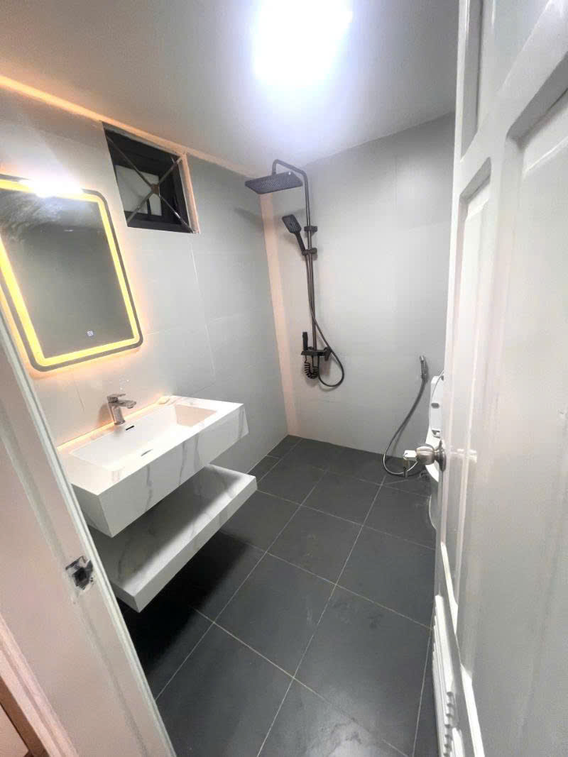 ĐANG BÁN NHÀ NGÕ 521 TRƯƠNG ĐỊNH – Ô TÔ VÀO NHÀ – 45M² x 6 Tầng – Gần hồ ĐỀN LỪ hơn 12 TỶ