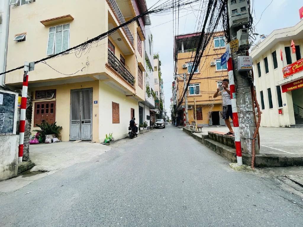 SIÊU PHẨM NHÀ ĐẸP Ô TÔ NGỦ TRONG NHÀ – Ô TÔ 07 CHỖ LÙI TẬN CỬA – PHÂN LÔ QUÁ TUYỆT – GIÁ CỰC HIẾM TRÊN THỊ TRƯỜNG