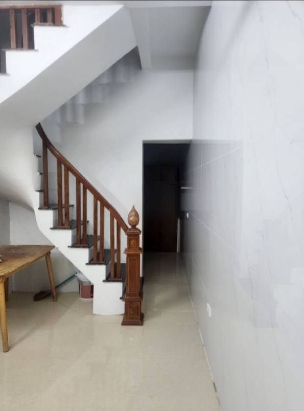 Cho thuê nhà nhoc 462 Đường Láng, 3 tầng x 30m2, 3 ngủ, 10.5 triệu vào ngay