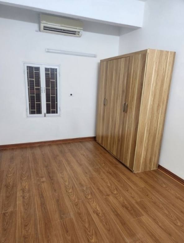 Cho thuê nhà nhoc 462 Đường Láng, 3 tầng x 30m2, 3 ngủ, 10.5 triệu vào ngay