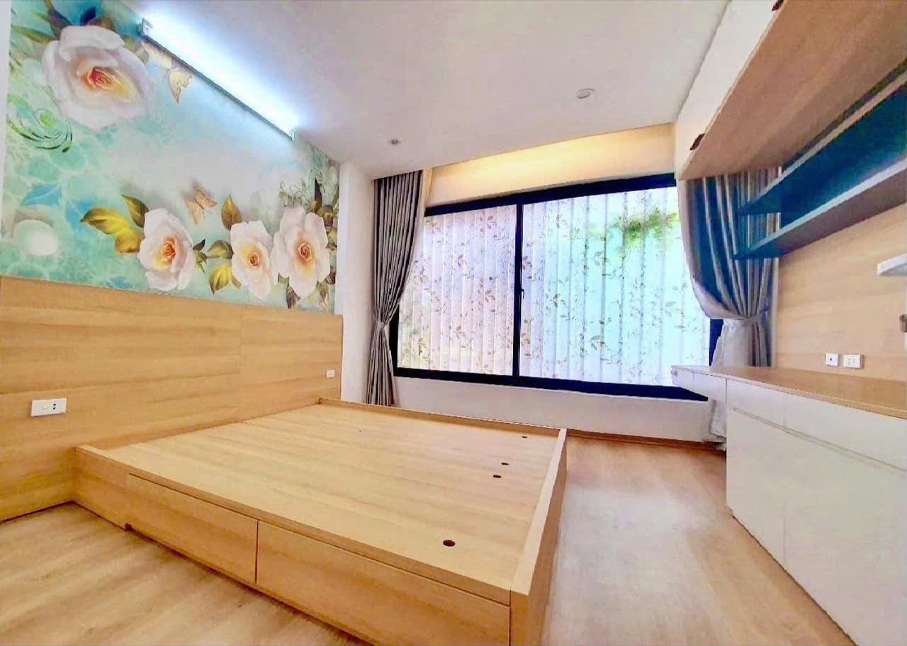 Cho thuê nhà Hoà Bình 7 Minh Khai, 5 tầng x 30m2, 4 ngủ, 4 vệ sinh, 13 Triệu