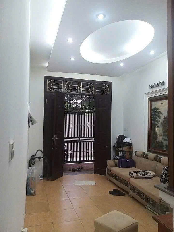Cho thuê nhà nguyên căn ngõ 112 phố Nam Dư, 38m2, 3 tầng, 3 phòng ngủ, 3 WC, 7 Triệu