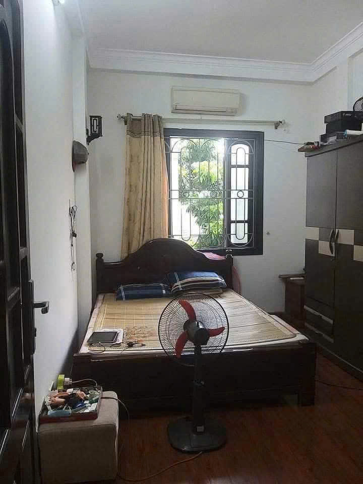 Cho thuê nhà nguyên căn ngõ 112 phố Nam Dư, 38m2, 3 tầng, 3 phòng ngủ, 3 WC, 7 Triệu