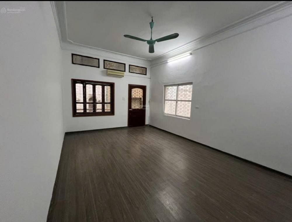 Cho thuê nhà ngõ 127 Nguyễn Trãi, 43m2 x 3.5 tầng, 2 ngủ, 8 Triệu ở gia đình, nhóm
