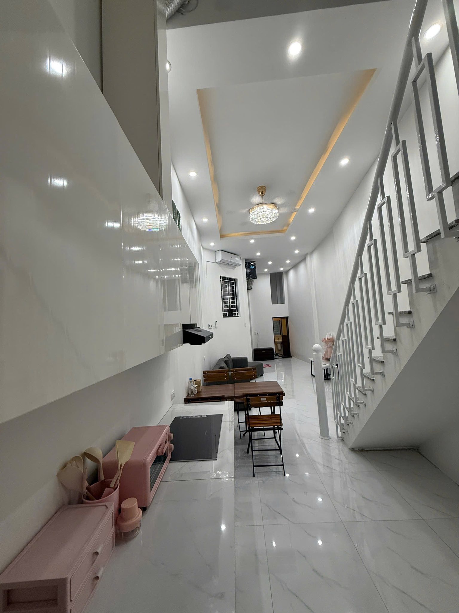 Cho thuê nhà ngõ Phan Kế Bính, 2 tầng x 40m2, 2 ngủ, 10 Triệu KD online, ở gđ, nhóm