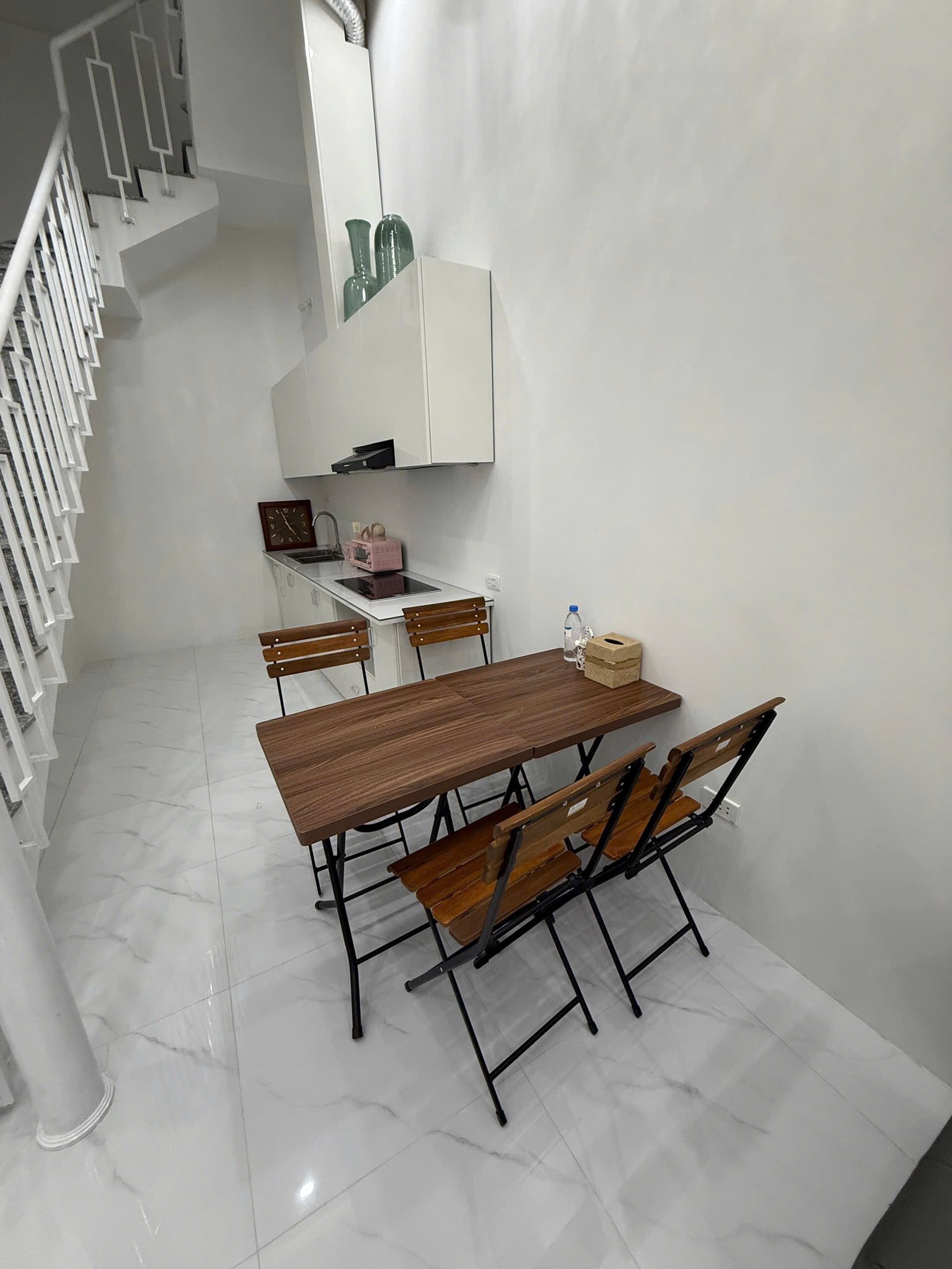 Cho thuê nhà ngõ Phan Kế Bính, 2 tầng x 40m2, 2 ngủ, 10 Triệu KD online, ở gđ, nhóm