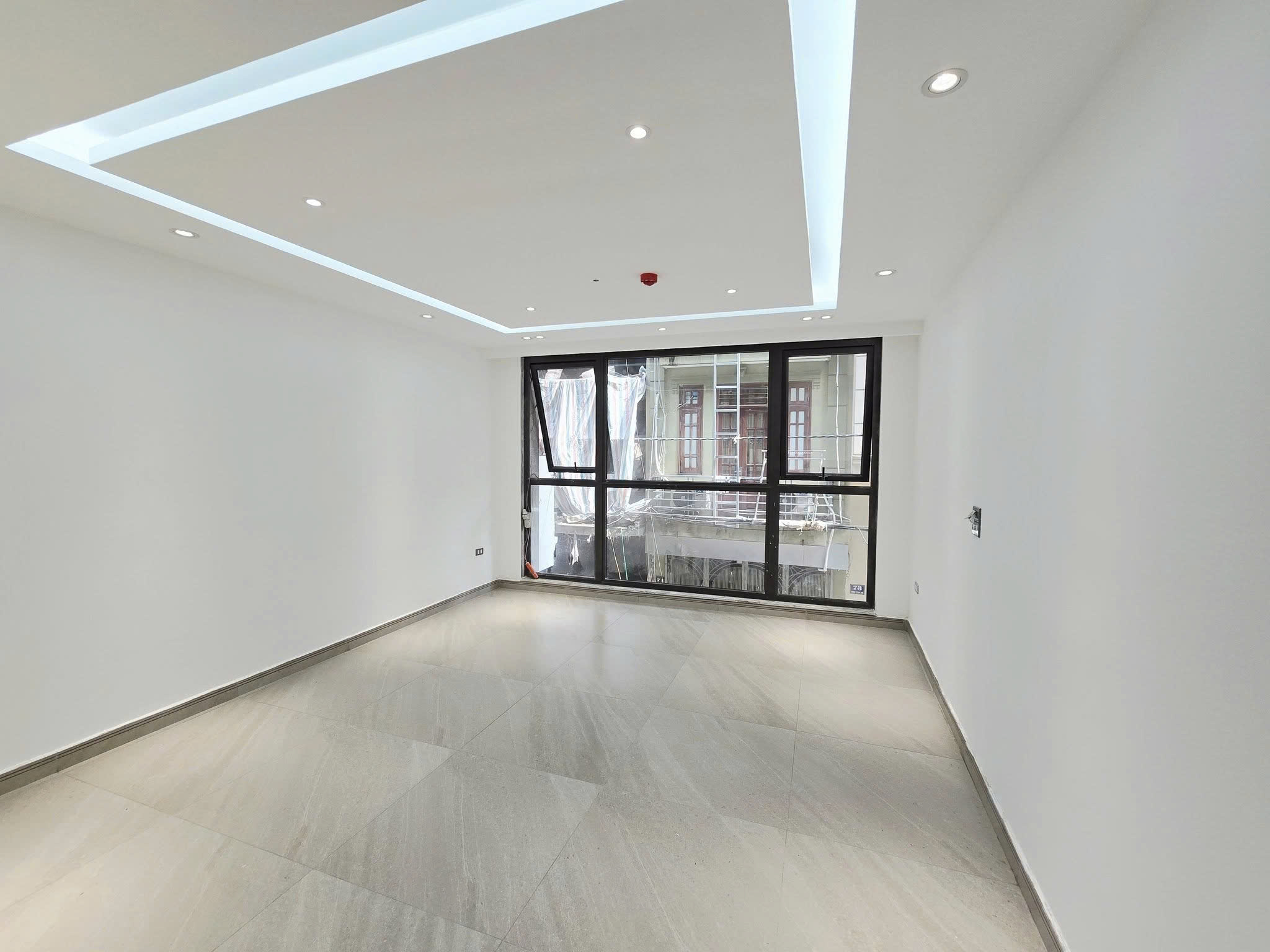 BÁN NHÀ HOÀNG QUỐC VIỆT, CẦU GIẤY – 65M² x 7T THANG MÁY – Ô TÔ TRÁNH – KINH DOANH