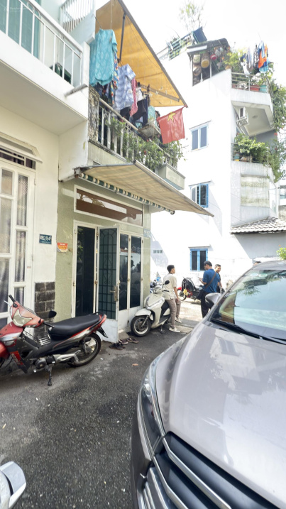 Bán nhà 2 mặt hẻm, xe hơi vào tận cửa, đường Lê Quang Định, Phường 11, Bình Thạnh