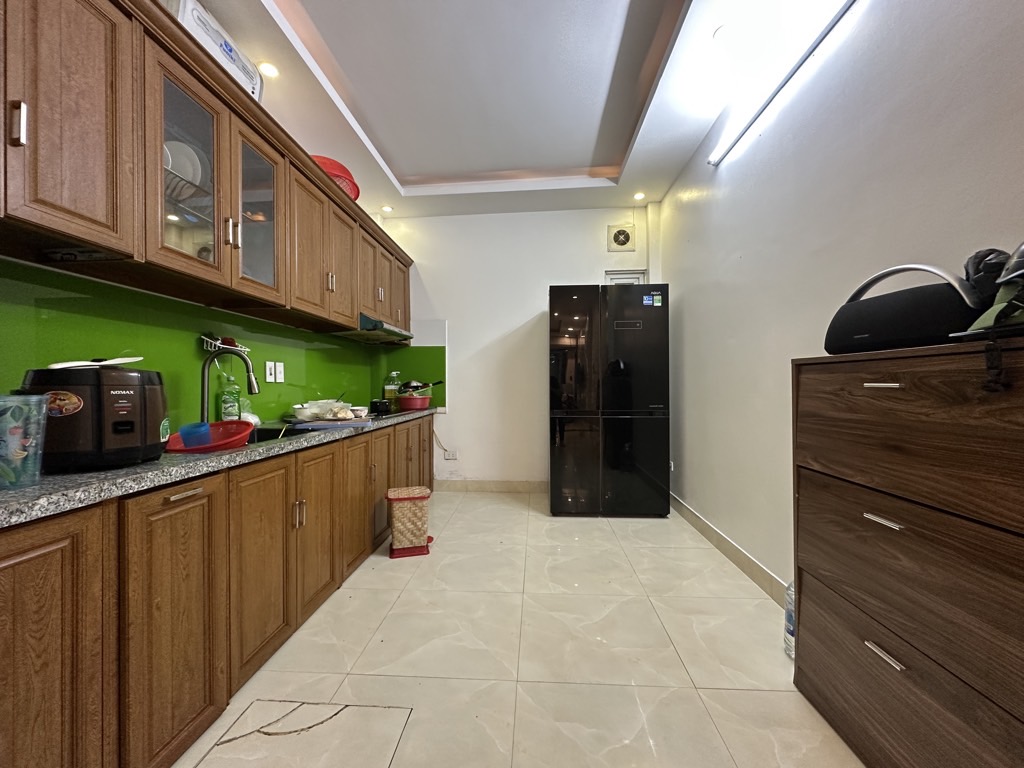 Định Công 36m 6 ngủ, sổ vuông, đủ nội thất chỉ 7,65 tỷ