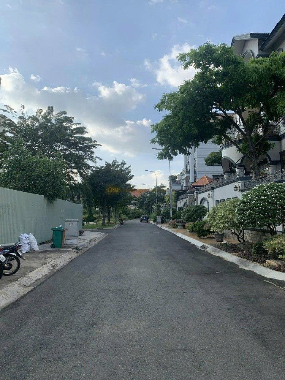 Ban nha mt nam hoà phường phước long A, q9 . TP Thủ Đức ,DTcn : 160m2. 3 lầu – 14,5 tỷ