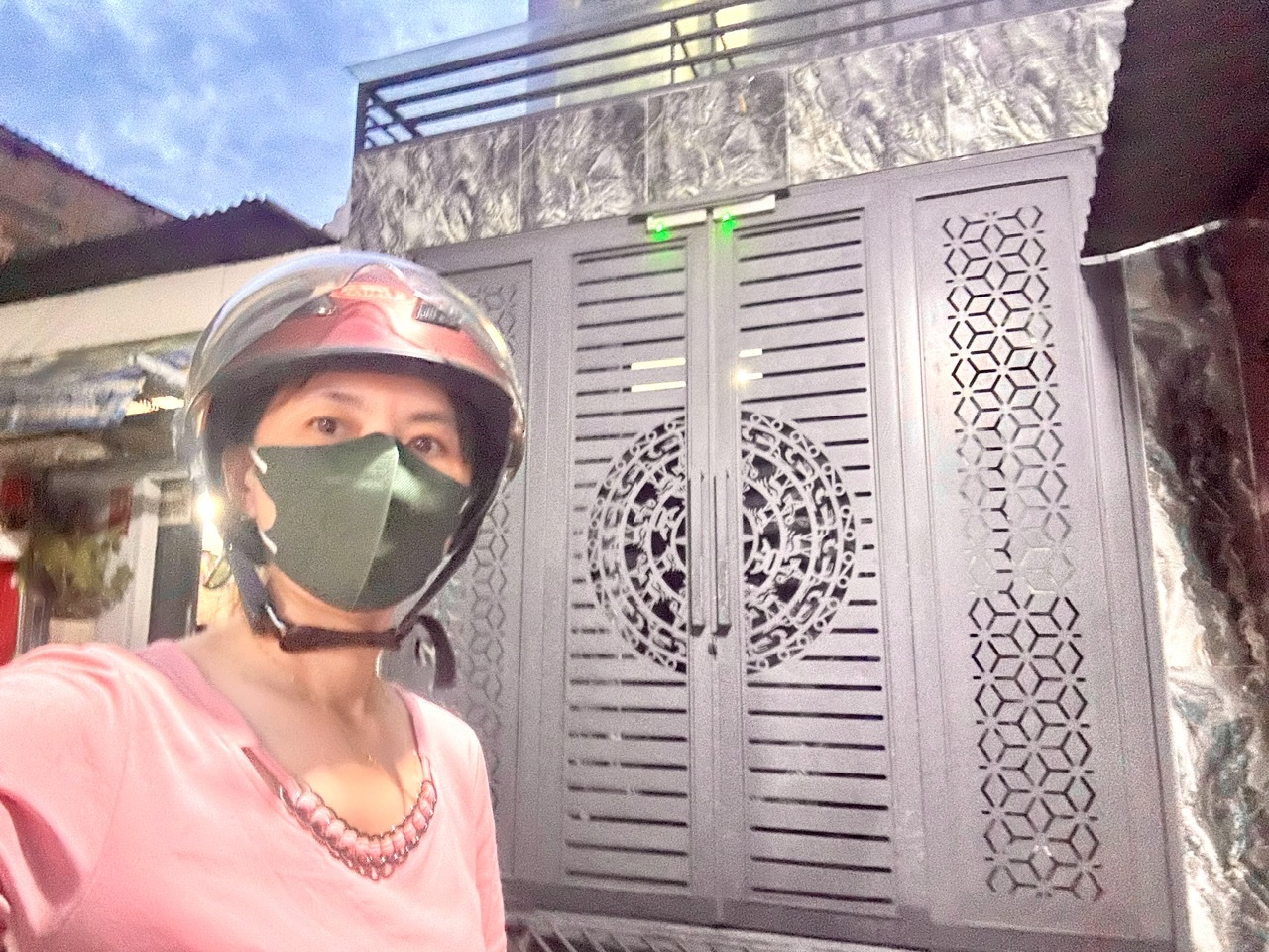BÁN NHÀ 4 TẦNG 8 PHÒNG NGỦ QUẬN 4 – VỊ TRÍ VÀNG – GIÁ 8.7 TỶ – SỔ HỒNG