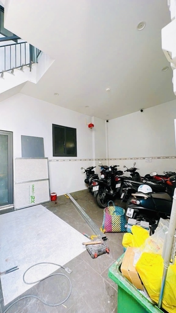 BÁN NHÀ 4 TẦNG 8 PHÒNG NGỦ QUẬN 4 – VỊ TRÍ VÀNG – GIÁ 8.7 TỶ – SỔ HỒNG