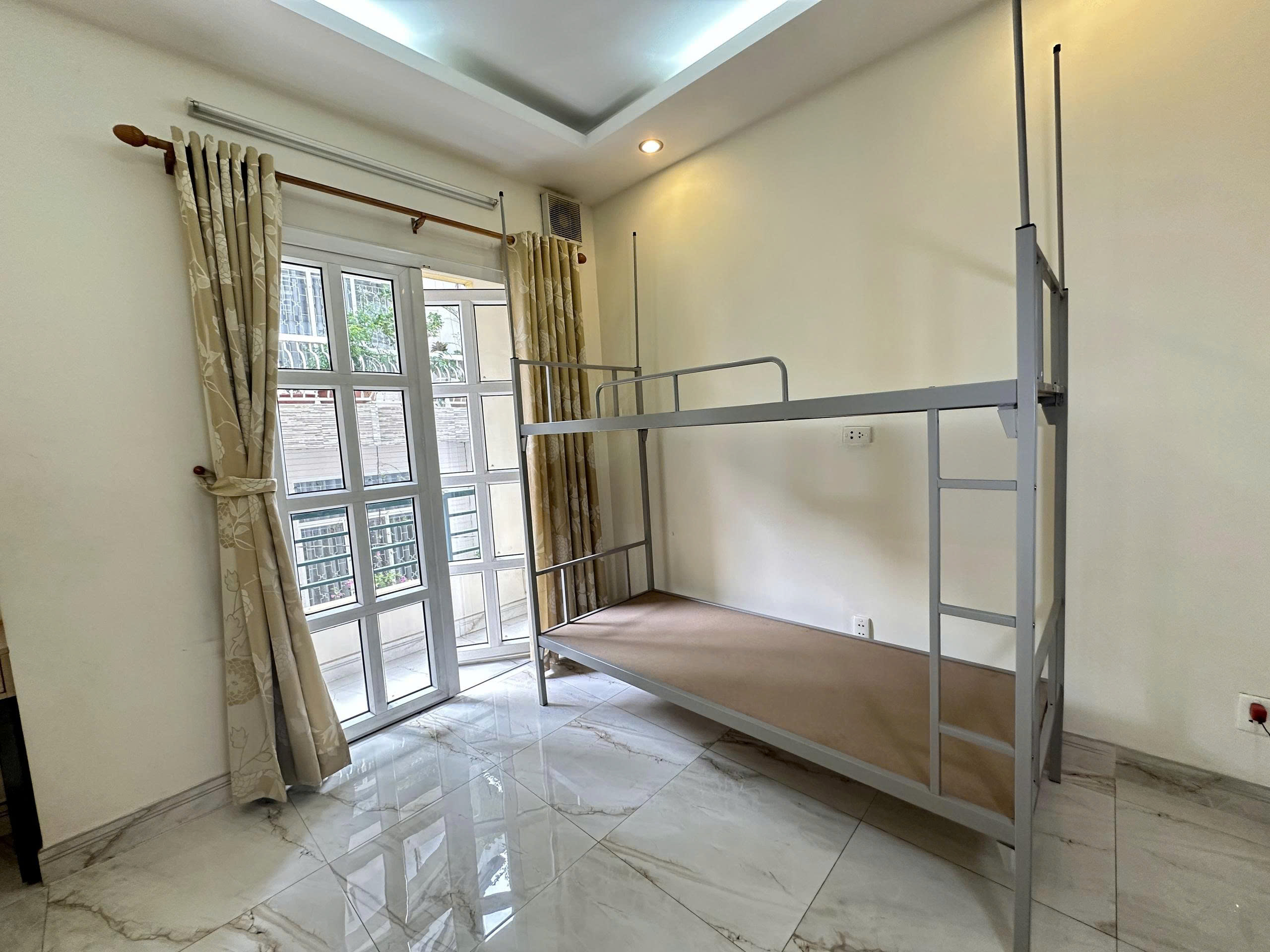 PHÒNG CÓ SẴN- MÁY LẠNH – FULL NT – SẠCH SẼ – NGÃ TƯ PHÚ NHUẬN – NGUYỄN KIỆM