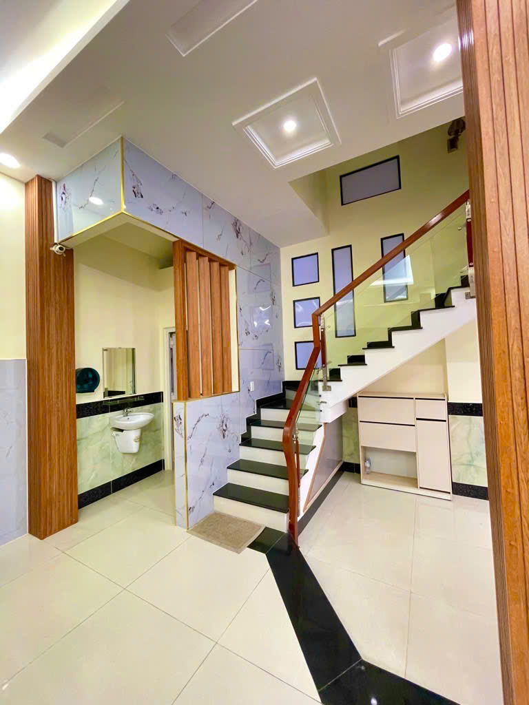 NHÀ 4 LẦU ĐẸP HIẾM – NGANG 7M – HẺM XE HƠI 8M – KHU NHÀ GIÀU CAO CẤP