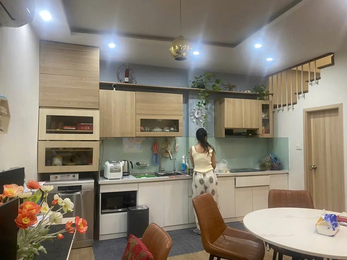 CHÍNH CHỦ BÁN NHÀ MỚI FULL NỘI THẤT Ô TÔ ĐỖ CỔNG Ngọc Lâm 50m2 X 4 tầng ,9.7 tỷ Long Biên.