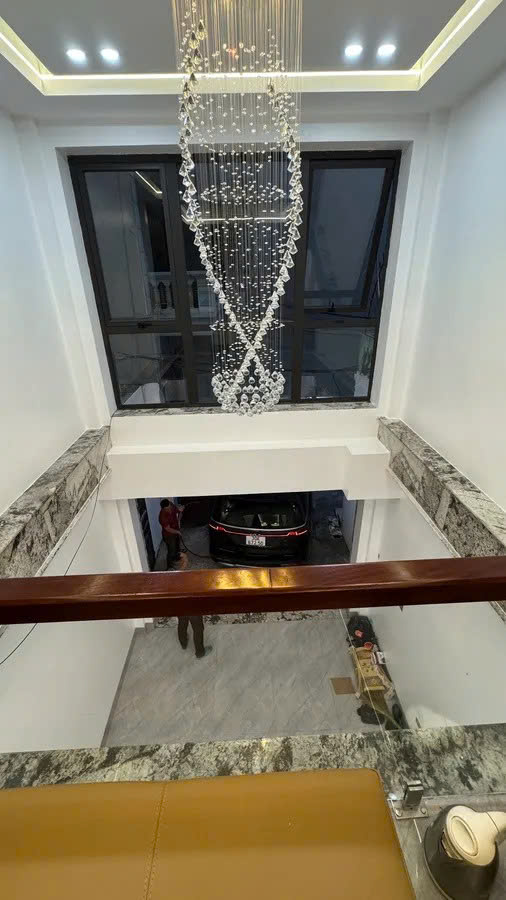 NHÀ MỚI Ở LUÔN Ô TÔ VÀO NHÀ Phố Lâm Hạ 45m2 X 7 Tầng mặt tiền 3.8m, 16.8 tỷ Long Biên.