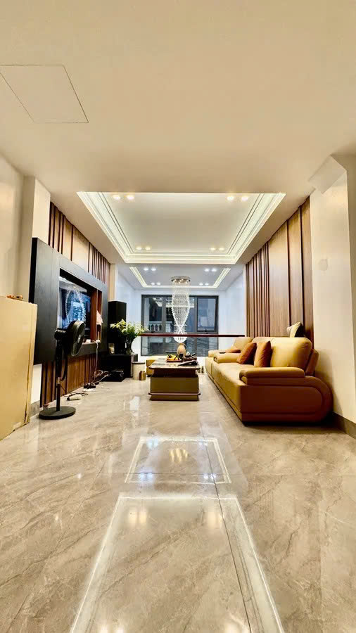 NHÀ MỚI Ở LUÔN Ô TÔ VÀO NHÀ Phố Lâm Hạ 45m2 X 7 Tầng mặt tiền 3.8m, 16.8 tỷ Long Biên.