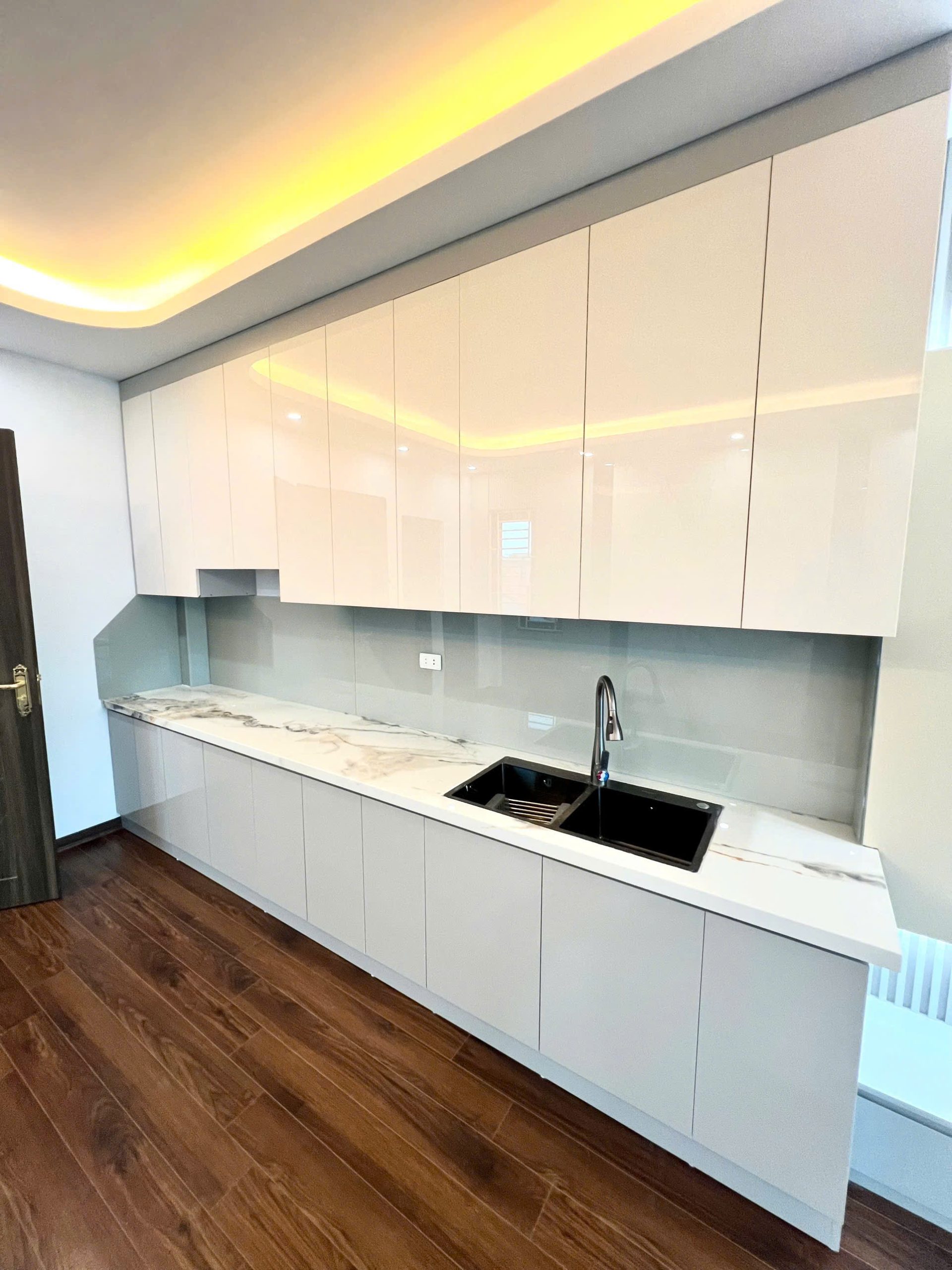 NHÀ MỚI Ô TÔ VÀO NHÀ Phố Ngọc Trì- Long Biên 45m2 X 6 Tầng, 8.3 tỷ. CÓ THƯƠNG LƯỢNG.
