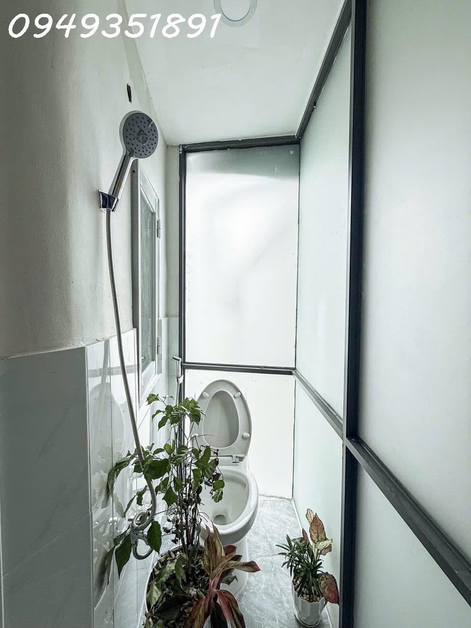 🌸 NHÀ ĐẸP TRUNG TÂM PHÚ NHUẬN – GIÁP QUẬN 1 – GẦN SÂN BAY – CHỈ HƠN 3 TỶ – 3 TẦNG Ở NGAY