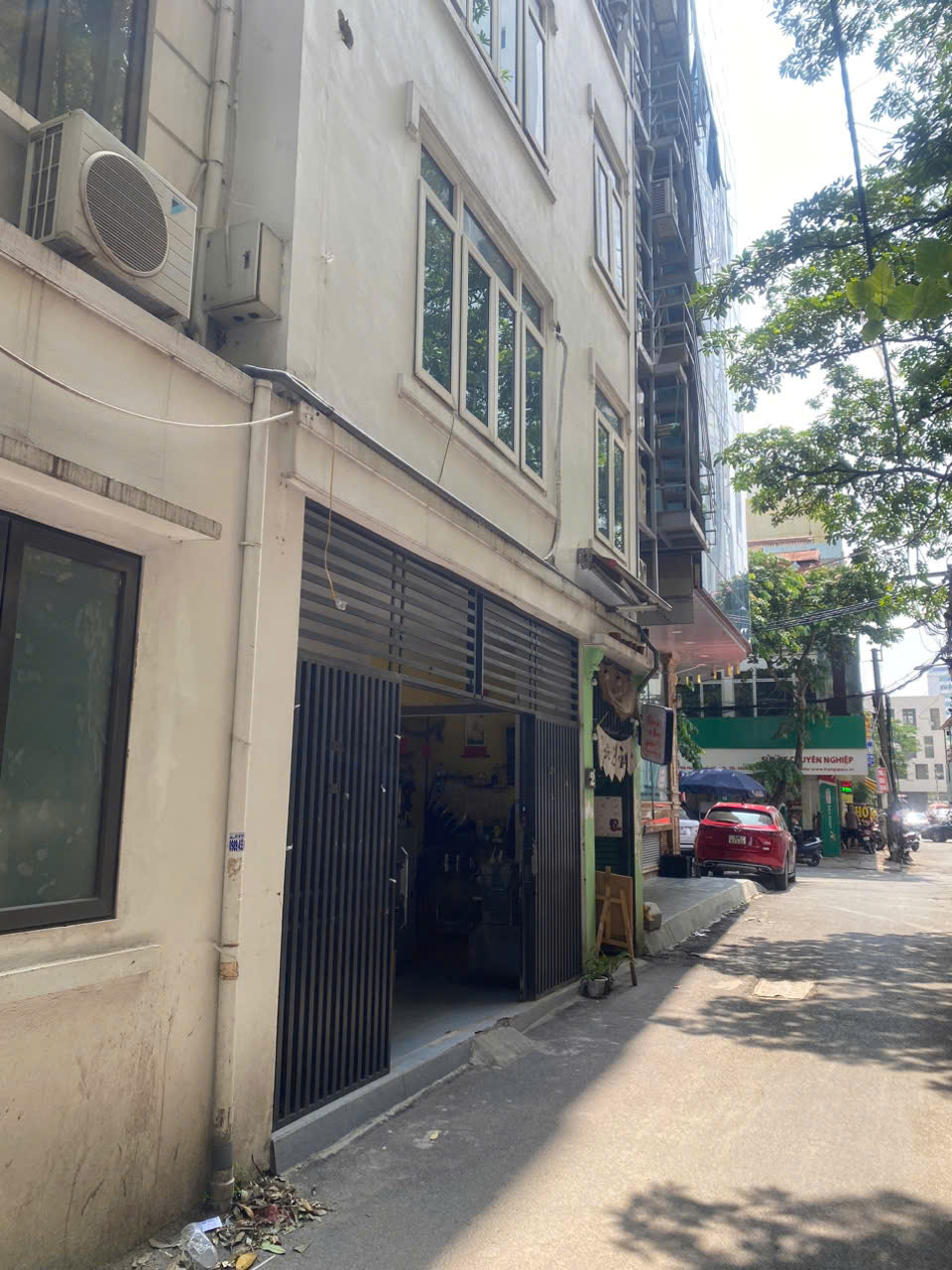 Nhà Nghĩa Tân, Cầu Giấy, DT 96m, 3 tầng , mặt. tiền. 10 mét, thuận tiện kinh doanh.