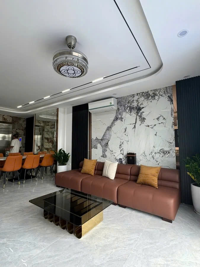 NHÀ MỚI Ô TÔ VÀO NHÀ Phố Ngọc Thụy 50m2 X 6 tầng,mặt tiền 4.6m, 14.5 tỷ Long Biên.