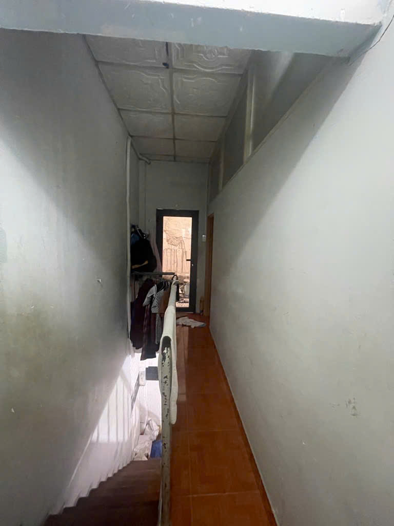 **Tuyệt Phẩm Nhà Trong Ngõ Chuyên Dùng 9, Quận 7: 74m2, 2 Tầng, 3PN, Sổ Đỏ, Giá Chỉ 5.7 Tỷ!**