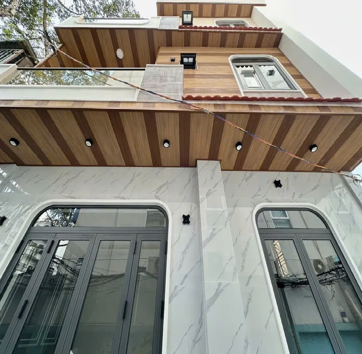 Bán nhà Quận 1 – Hẻm Ô tô Trần Quang Khải – Sổ vuông 7.7 x 4.2 m – 3 Tầng – 9.3 tỷ