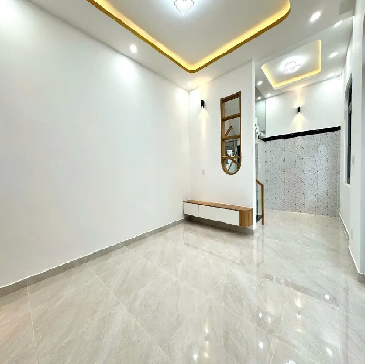 Bán nhà Quận 1 – Hẻm Ô tô Trần Quang Khải – Sổ vuông 7.7 x 4.2 m – 3 Tầng – 9.3 tỷ