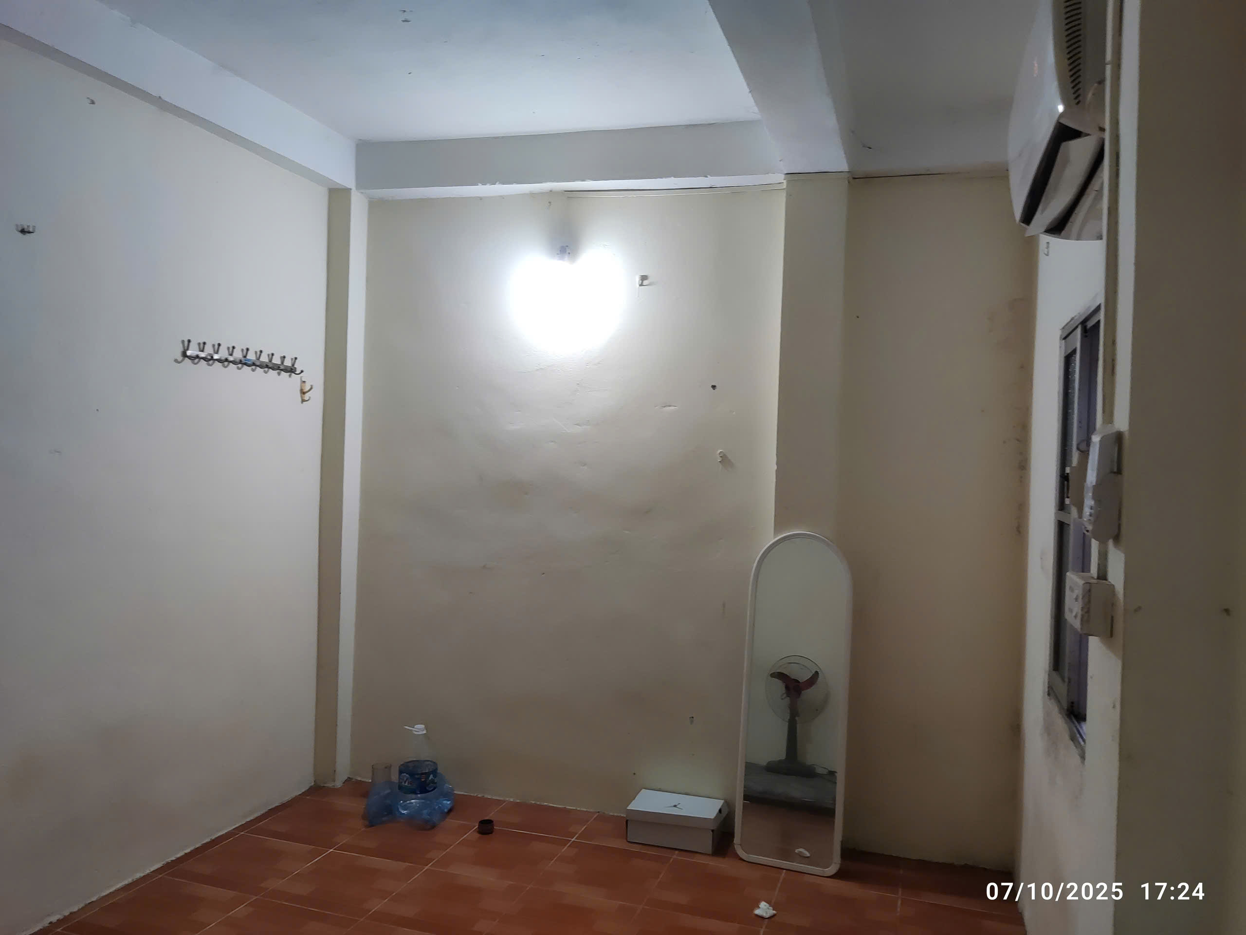 CHÍNH CHỦ CHO THUÊ PHÒNG Ở TẦNG 2 TẠI SỐ 5A, HÈM 43/10/3 PHỐ TRUNG KÍNH, QUẬN CẦU GIẤY, HÀ NỘI