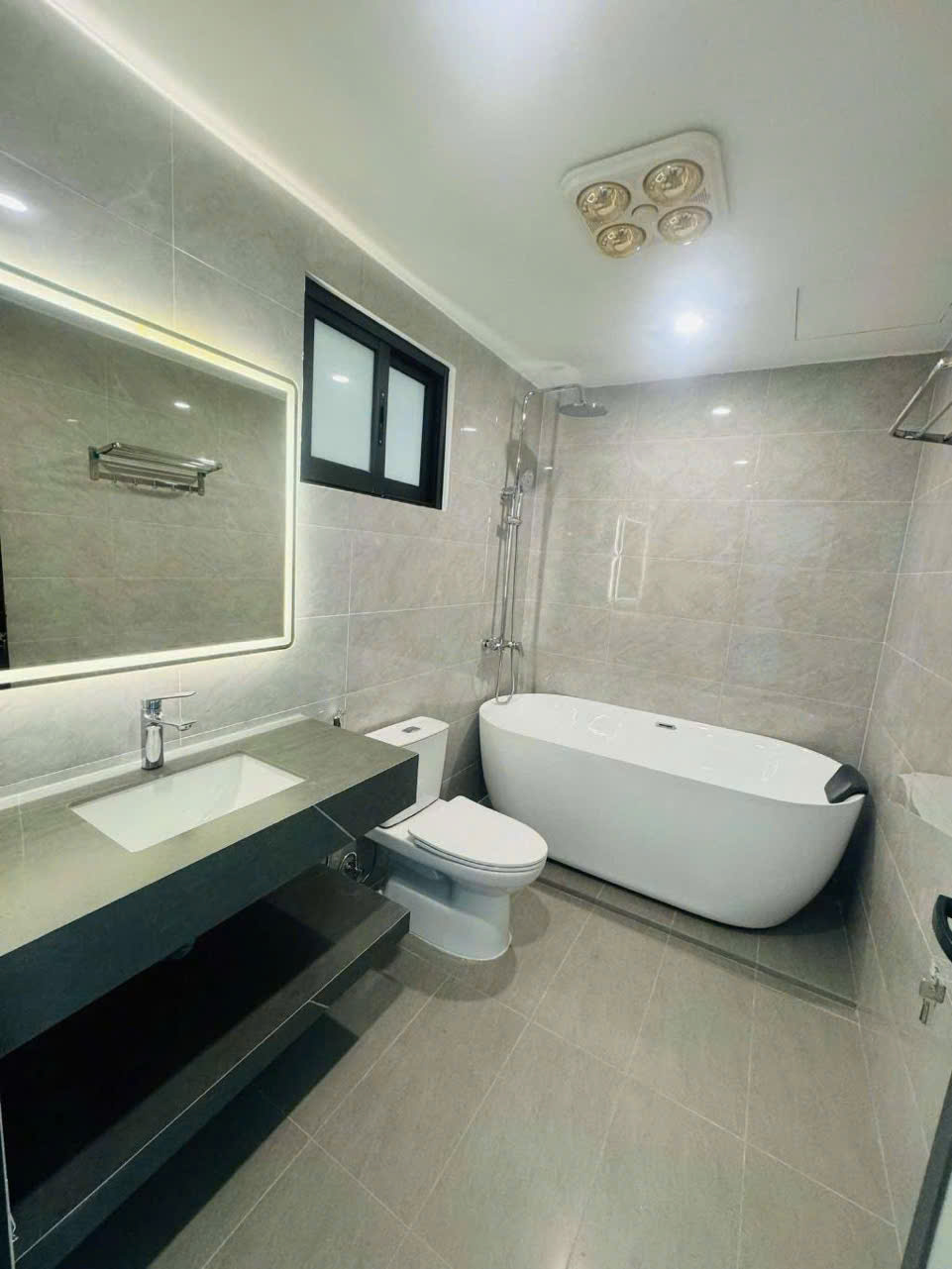 NHÀ ĐẸP- GIÁ TỐT Cần Bán nhanh căn nhà vị trí tại phường Ngọc Thụy, quận Long Biên, Tp Hà Nội