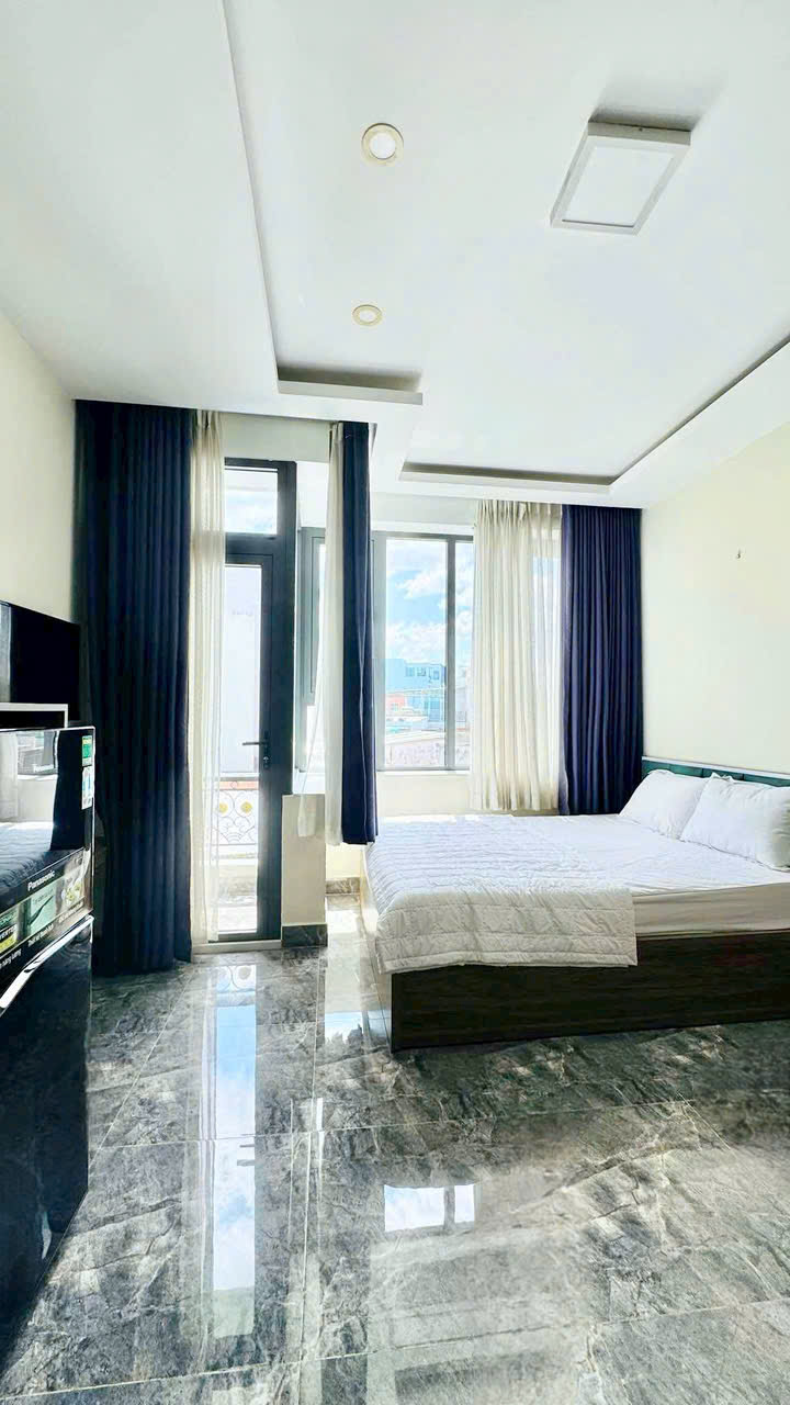 Bán nhà Quận 4- Doanh thu 3.6 tỷ/5năm- 6 Tầng 8 Căn hộ cao cấp duplex 52m2- HXH Nguyễn Khoái: 12 Tỷ